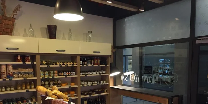 Sýr, který nemá jméno: zralý 2 či 10 měsíců, váha 200 či 400 g + kalíšek marmelády