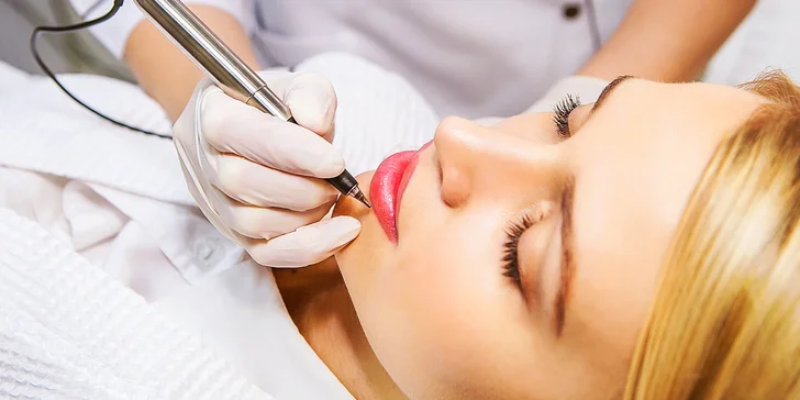 Neslíbatelná krása: permanentní make-up kontury a případně i výplně rtů