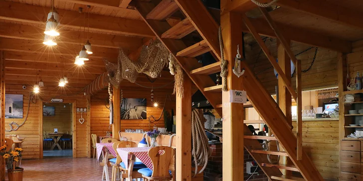 Pravá balkánská večeře pro dva: masová mísa, víno či pivo a dezerty