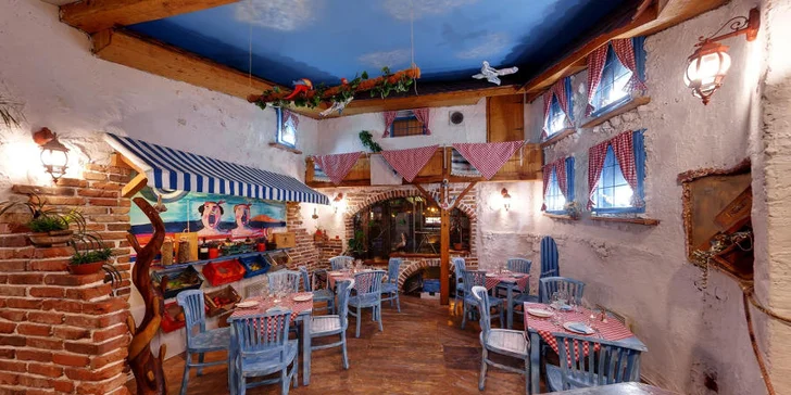 Pravá balkánská hostina pro 2: masová mísa, víno nebo pivo a dezert na závěr
