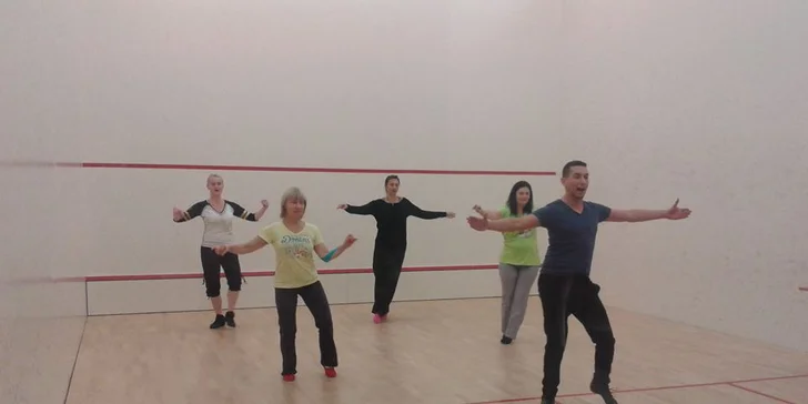 Tancem k dokonalé postavě i dobré náladě: 5 lekcí latino fitness dance pro ženy