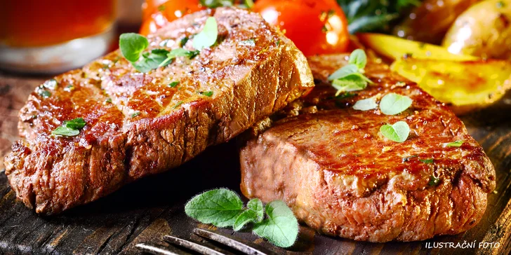 Poctivá krkovice z grilu s chlebem, křenem i hořčicí