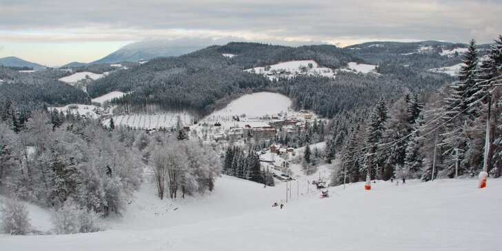 Celodenní lyžovačka ve skiareálu Búřov: od pondělí do pátku v čase 9–16