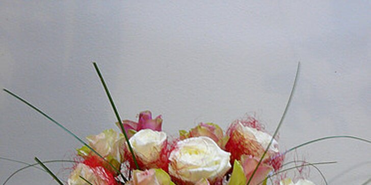 K Valentýnu, narozeninám, jen tak: krásné kytice tulipánů a růží i s doručením