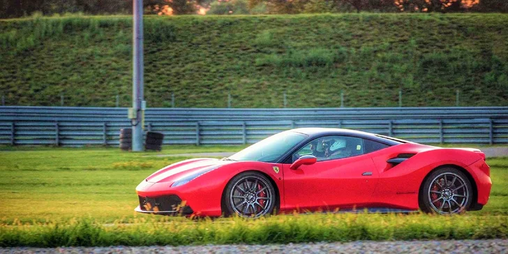 FERRARI 488 GTB