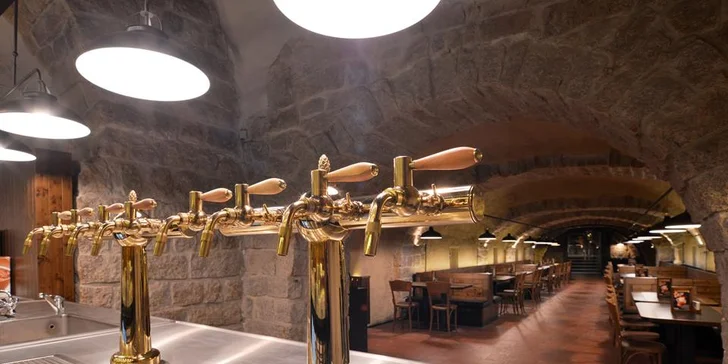 4 talíře teplých a studených tapas podle výběru a 2 piva šnyt