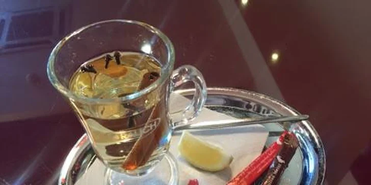 Voňavý svařák ve třech variantách: bílý, červený či růžový, plus domácí závin