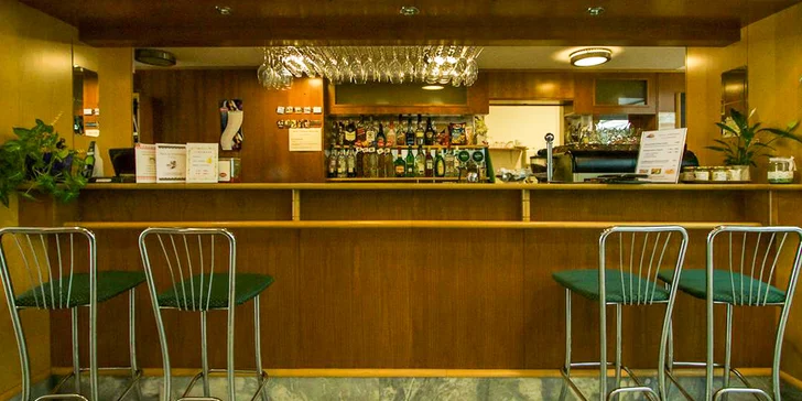 Když budete mít chuť na nějaký dovolenkový drink? Žádný problém! Bar je otevřen 24 hod. denně.