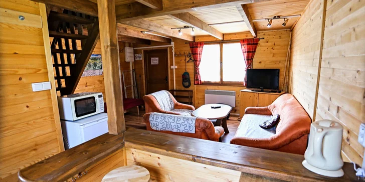 Až na vrcholky hor: 3 až 6 dní v dřevěném srubu pod Tatrami pro 4 osoby