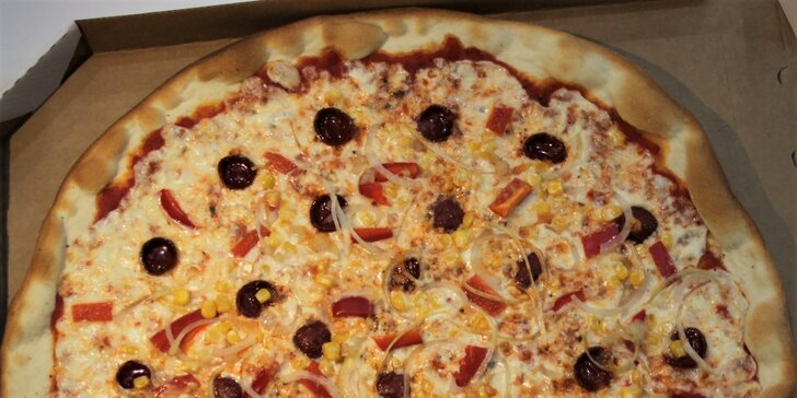 2 obrovské pizzy dle výběru a doručení až domů v okolí Kuřimi