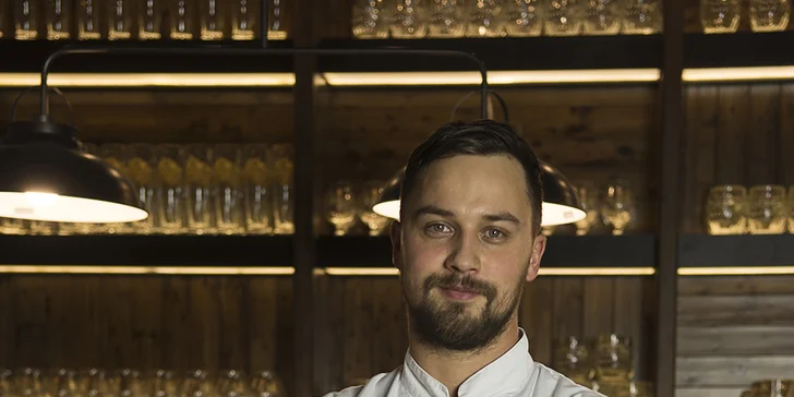 4 talíře teplých a studených tapas podle výběru a 2 piva šnyt