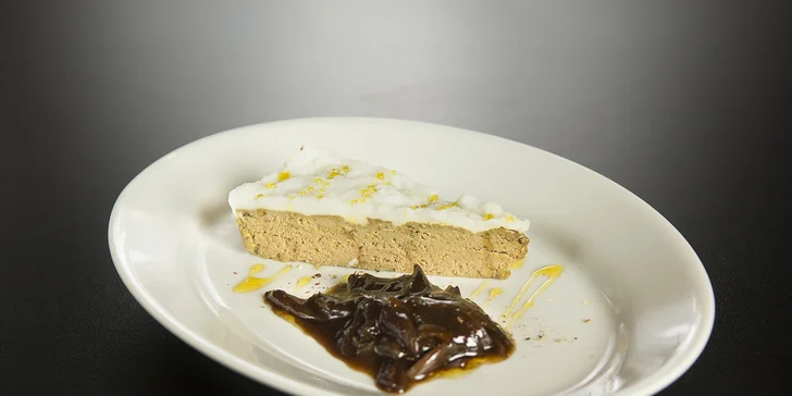 Sdílejte radost z jídla: Teplé i studené tapas dle výběru a 2 šnyt pivečka