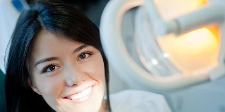 Komplexní dentální hygiena – odstranění kamene i šetrné air flow