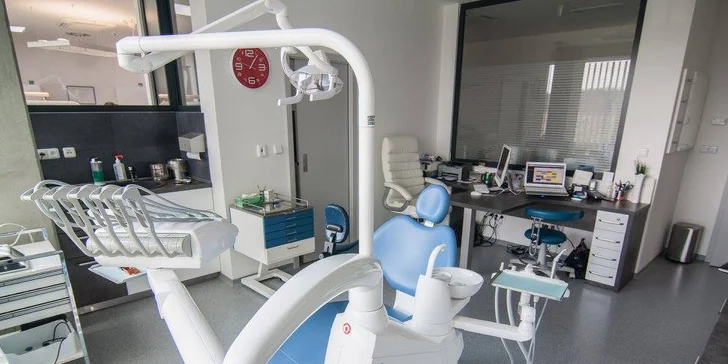 Komplexní dentální hygiena – odstranění kamene i šetrné air flow