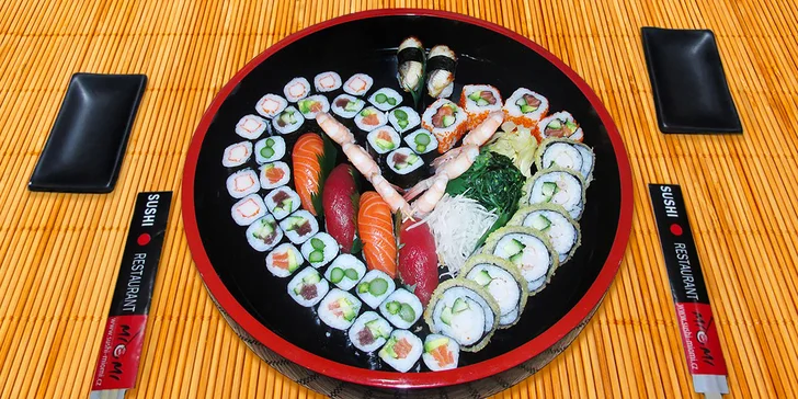 Hostina plná zdravých lahůdek: 54 čerstvých kousků lahodného sushi