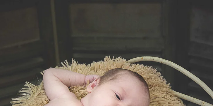 Newborn: ateliérové focení miminek