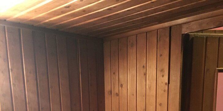 100 minut privátní finské sauny až pro 4 osoby + květina jako dárek
