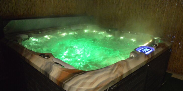Pohádkový wellness pobyt s luxusním ubytováním v hotelu Podlesí včetně bazénu