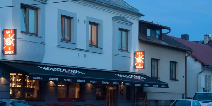 1 nebo 2 šťavnaté burgery, steakové hranolky a salát Coleslaw