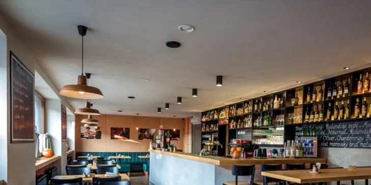 Zajděte na něco dobrého: miniburgery nebo tortilly, hranolky a Coleslaw