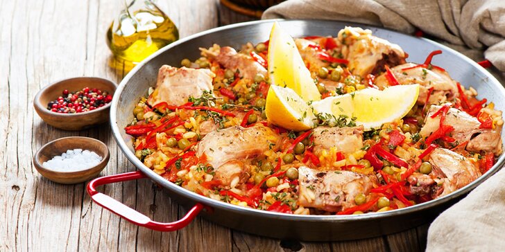 Španělská paella až pro 6 osob: velká pánev s rýží a masem či mořskými plody