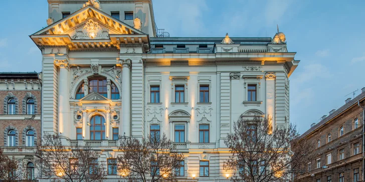 Luxusný palác je opradený rôznymi legendami, vďaka čomu sa na tomto mieste budete cítiť ako v starobylom kaštieli.