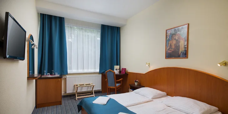Jedna izba je bezbariérová a má balkón.