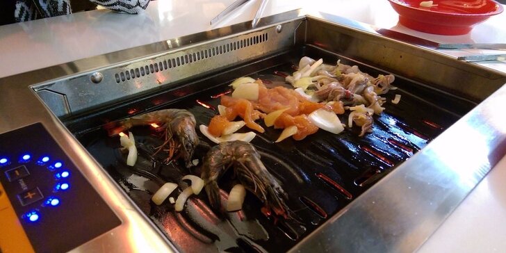 Asie v OC Park Hostivař: 2 hodiny neomezeného hodování running sushi s grilem na stole
