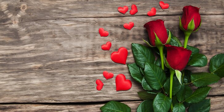 Nádherný valentýnský pugét z růží nebo kytice z barevných tulipánů