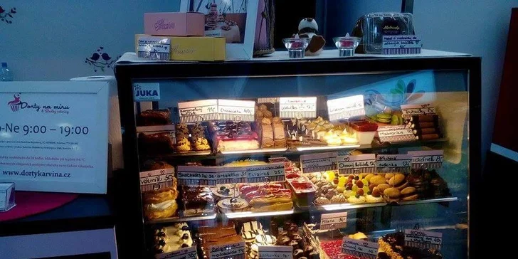 1,8 kg radosti: domácí mrkvovo-ořechový dort s lehkým limetkovým krémem