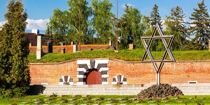 Komentovaná prohlídka Terezína: pevnost, bývalé ghetto i výstava na půdě