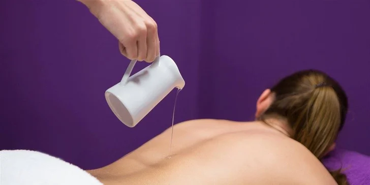 Parádní wellness pobyt: Kleopatřino hýčkání pro 2 v lázních Poděbrady