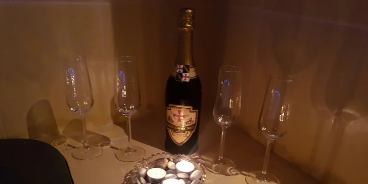 Dneska to tu bublá jen pro vás - 1 či 2 hodiny v privátní vířivce až pro 4 osoby