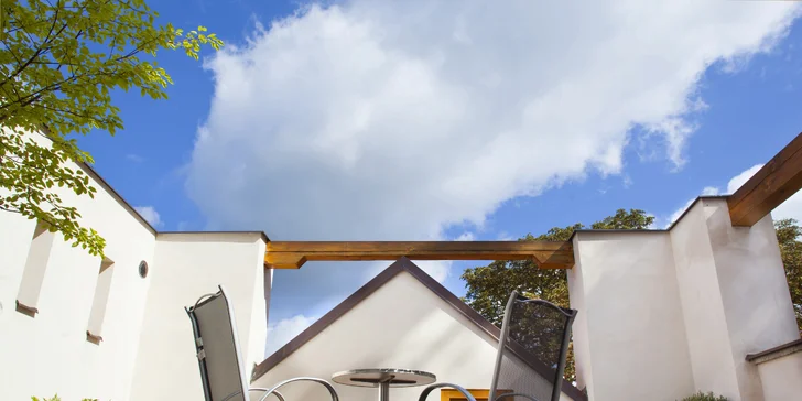 Relax v designovém hotelu: polopenze, privátní sauna i vstup do bazénu