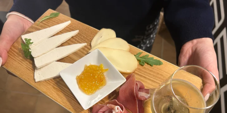 Co takhle degustace sýrů a sklenka prosecca? 