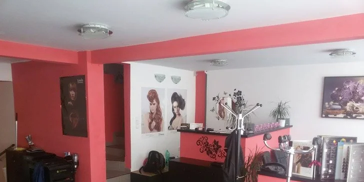 Prodloužení řas metodou řasa na řasu vč. úpravy a barvení obočí