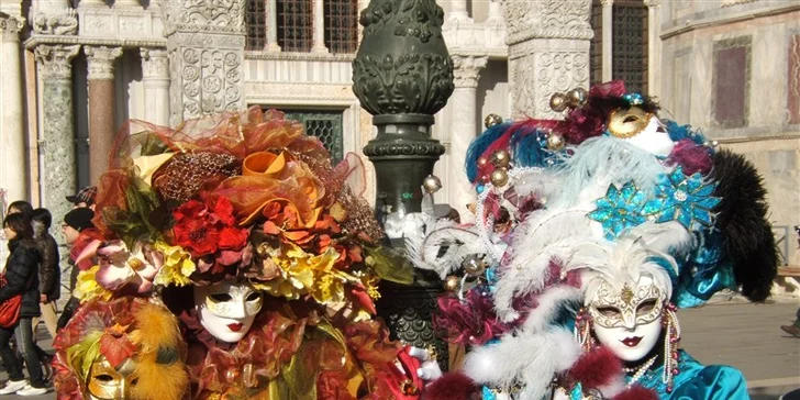 Nenechte si ujít karnevalové veselí, zažijte benátský karneval: odjezd v sobotu