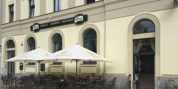 Italské rande nebo pokec s kamarády: 2 křupavé pizzy dle výběru ze 4 možností