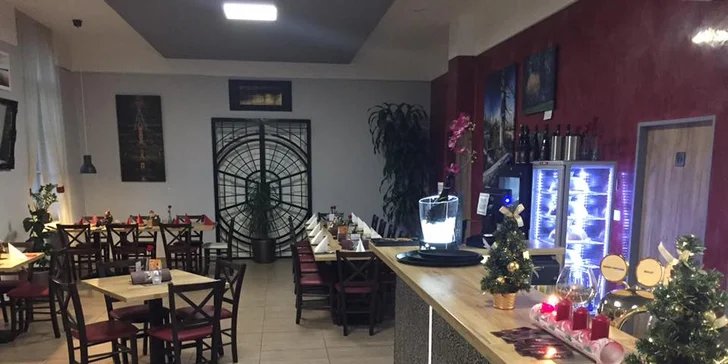 Degustační menu: salát, grilovaný losos na rozmarýnu a čokoládový fondant