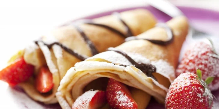 3chodové menu pro dva s kuřecí specialitou, palačinkou i lahví dobrého vína