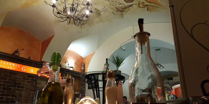 2 pizzy podle výběru v oblíbené restauraci Galera na pardubickém náměstí