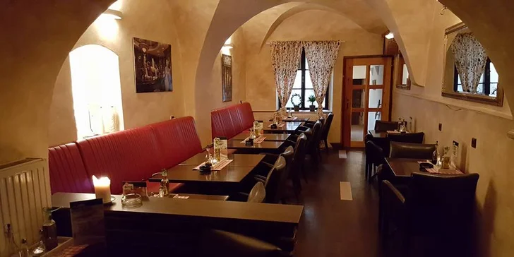 2 pizzy podle výběru v oblíbené restauraci Galera na pardubickém náměstí