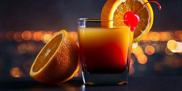 Letními drinky proti chladné zimě: 2 barevné koktejly ve stylovém baru