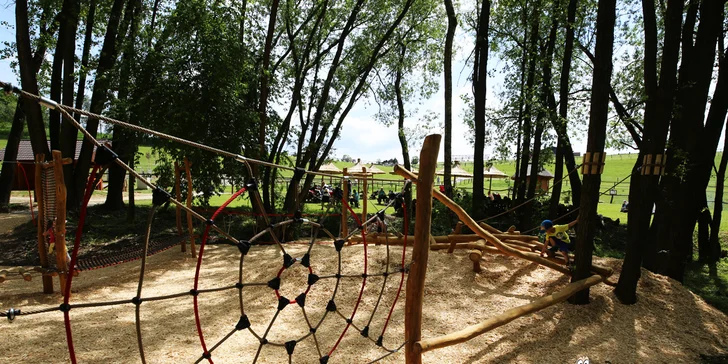 Rodinná vstupenka do Farmaparku: krmení zvířátek, hřiště a spousta prima atrakcí