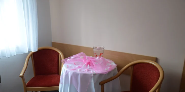 Beskydská romantika v horském hotelu - sauna, sekt i skvělé bio steaky