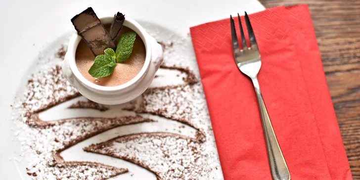 Francouzské menu: šneci, cibulačka, kachna a čokoládová pěna pro 1 nebo 2