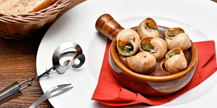 Francouzské menu: šneci, cibulačka, kachna a čokoládová pěna pro 1 nebo 2