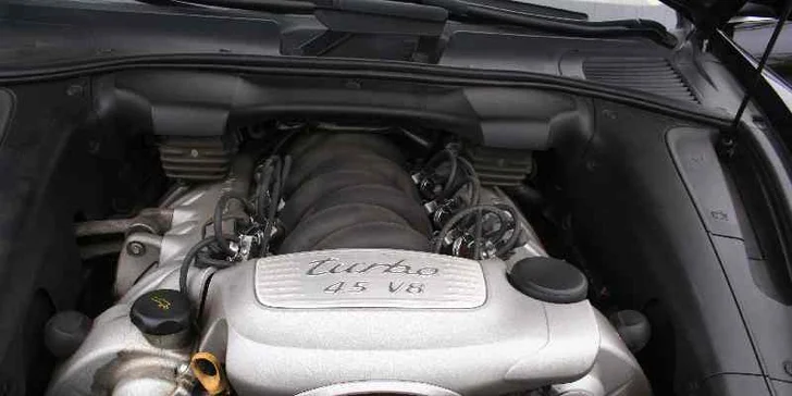 Ovládněte 450 koní: Prožeňte nejrychlejší SUV Porsche Cayenne Turbo