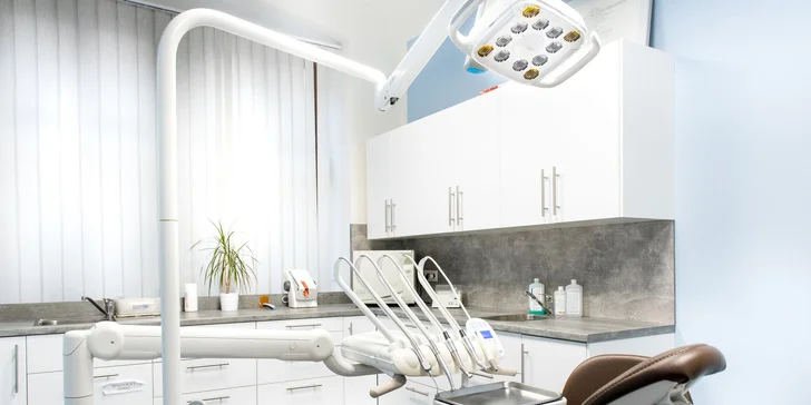 Péče pro váš zdravý chrup: Důkladná dentální hygiena včetně air flow