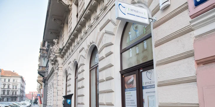 Péče pro váš zdravý chrup: Důkladná dentální hygiena včetně air flow